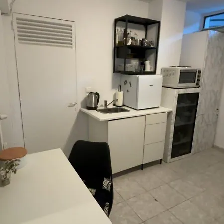Ping Pong Flat * Athens