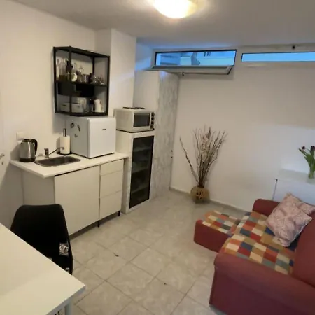 Ping Pong Flat Apartment *